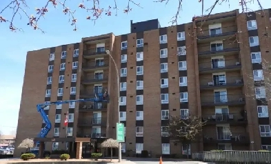 141 Dundas St W
