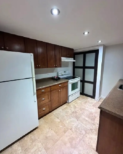 2 Bedroom Lower Apartment North End