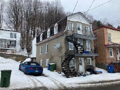 Triplex 9835 - 9843, Avenue Royale, Beaupré 4,3,2 pièces