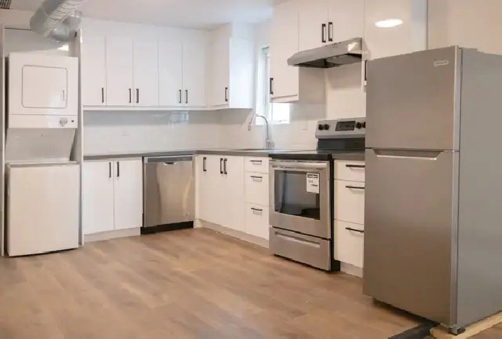 2 Bed / 1 Bath - Ossington - $2,900/Month, Utilities Included