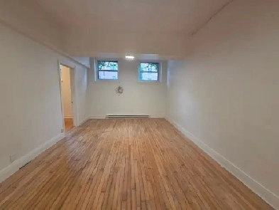 4 ½ spacieux - 2 chambres fermées & cuisine rénovée - Snowdon