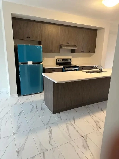 4 Bedroom Townhouse for rent from Sep 1 Brampton (Goreway/queen)