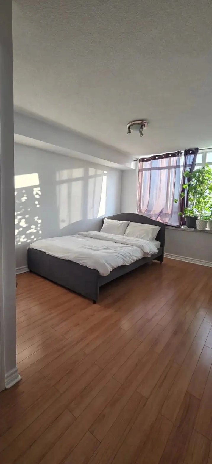 2Bed 2Bath parking locker on 29 Fl in 700 Humberwood from Sep 1