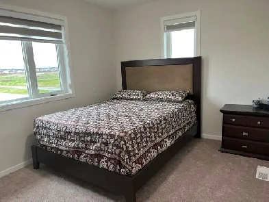 ROOM AVAILAVLE FOR GIRLS