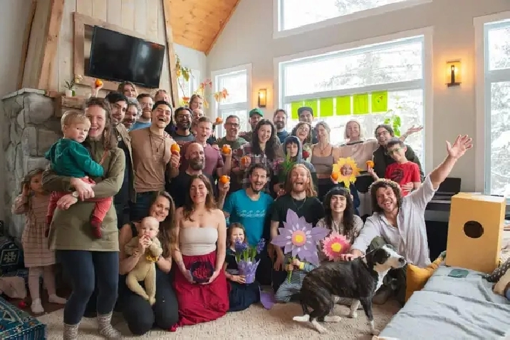 Roommate Wanted : For Epic Communal Home in Chelsea!