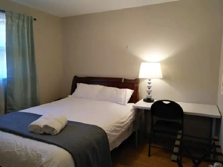 Private Furnished bedroom 401/404 Sheppard/Pharmacy/Finch Sep 1