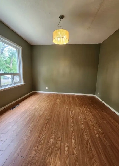 Remodeled Fully Renovated Huge 05 bedrooms House   Utilit. ASAP