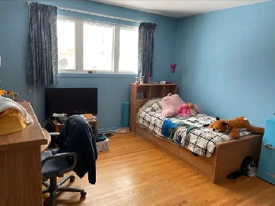 1 Female student roommate needed, September 1, $760