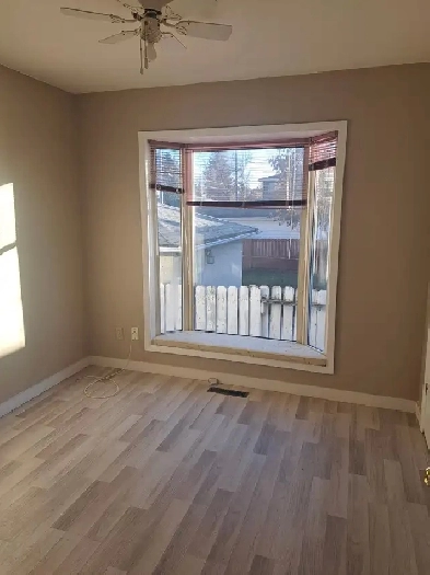 Perfect for Students or Families! 2‑Bed Main Floor – Allendale