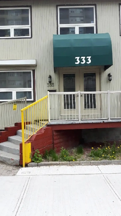 Nice offices, $500 to1000, all included, Eglinton & Mt. Pleasant
