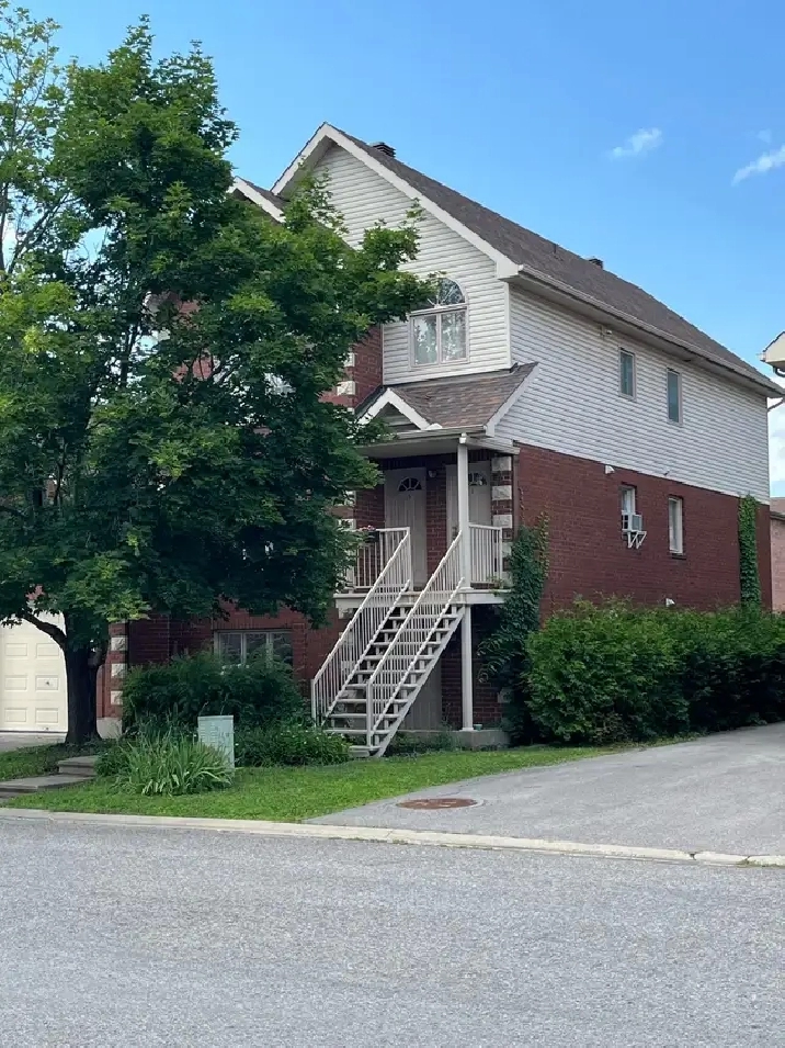 Superbe condo à louer