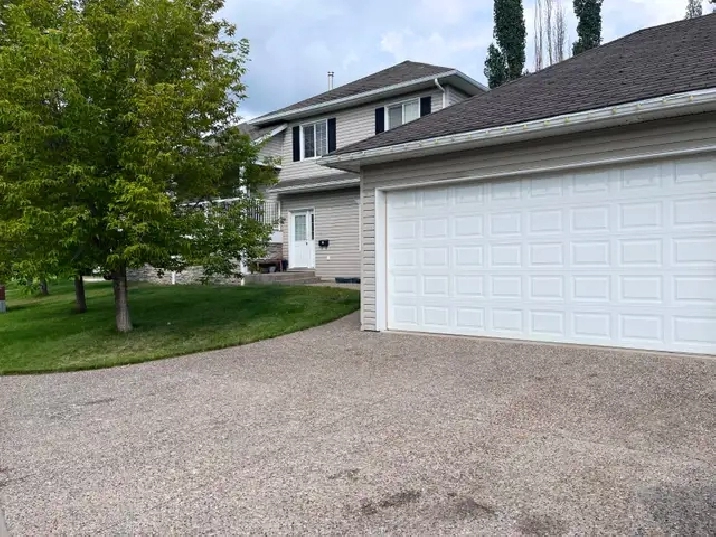 9359 131 Avenue – 2 bedrms 1 bath – Util Incl