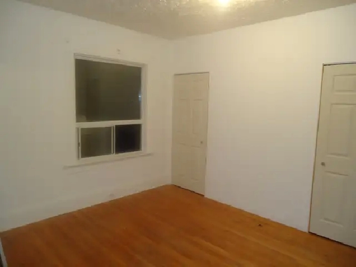 Furnished Main Flr Bedrm Sept 1, near Bloor/Dufferin Subway STN