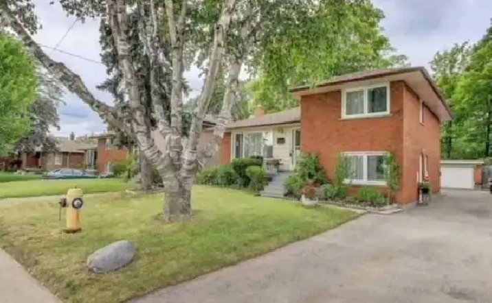 2 Bedroom, 1 Bath, 2 Parking House for RENT
