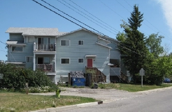 Townhouse style 2BR apt -  5 min to Cda Olympic Park-Bowness