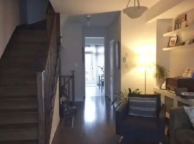 Modern Townhouse Near Woodbine Beach For Rent