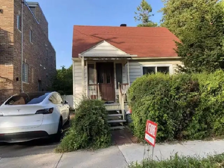Detached house for sale by owner -6581 Av. Clanranald, NDG— $720