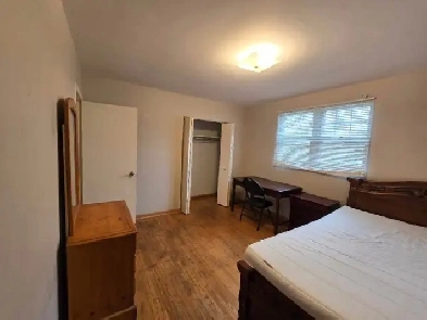 Private Furnished bedroom 401/404 Sheppard/Pharmacy/Finch Aug or