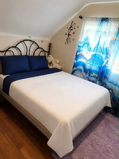 Second floor unfurnished room available near fanshawe College