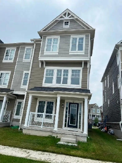 Wasaga Beach Rear lane townhome for rent. Move in September 1 st