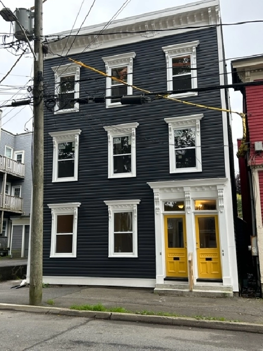 2 Bedroom Uptown, $1,400/month