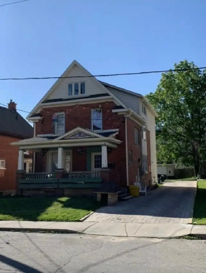 $600 Utilities Included - 1 Bdrm Available -Female Students Only