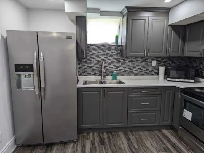 Bright & Spacious 2-Bedroom   Den Basement Suite in Milton