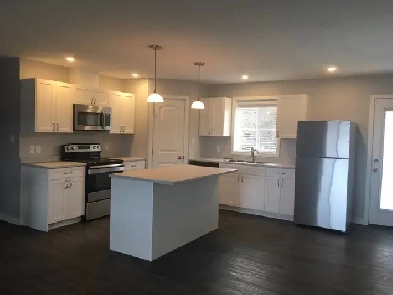 3 bedroom, 2 bathroom with garage and backyard in Westridge!