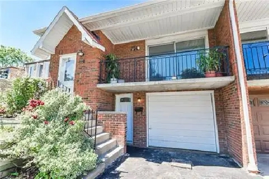 close to Seneca college