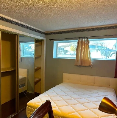 5 mins walk to U of C, Brentwood station, 650 all included