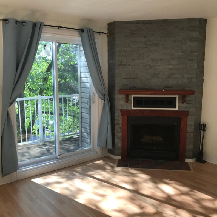 Beautiful 2-Story 964 Sq. Ft Condo for Rent – 2 Bdrms, 1.5 Bath