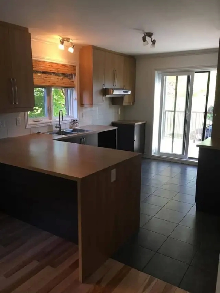 5 1/2 - Condo à louer - Longueuil