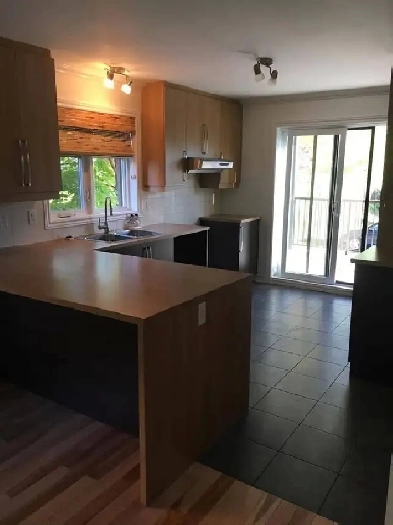 5 1/2 - Condo à louer - Longueuil