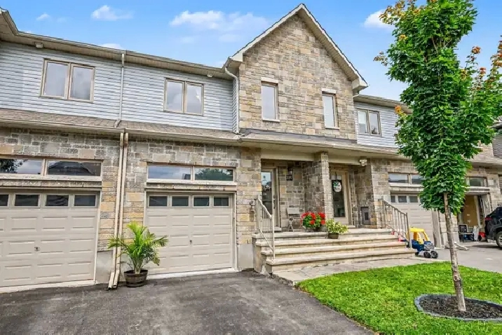Carleton Place Townhome for Sale | Walk to Beach & Downtown