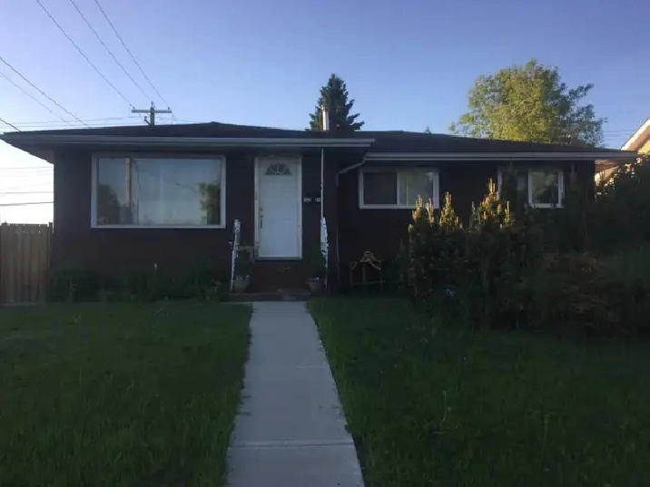 3 Bdrm Bsmt Suite for rent in Meadowlark (Util incl) (West Edm)