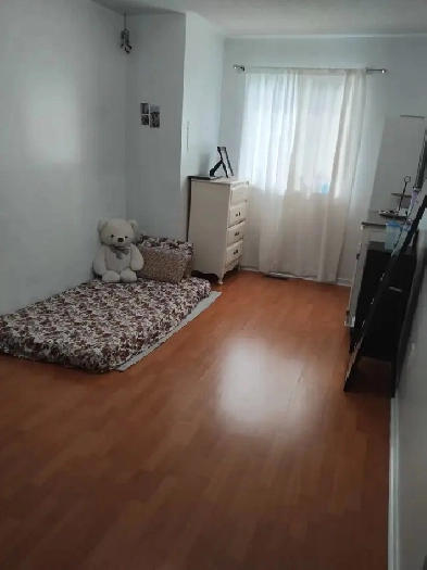 Private room for rent - Female only | Finch Ave & Humber college