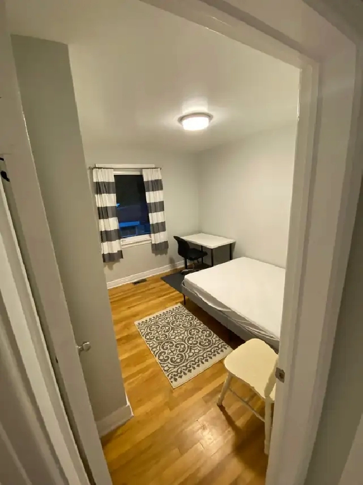 BEDROOM FOR RENT IN LUXURY STUDENT RENTAL NEAR CARLETON U!