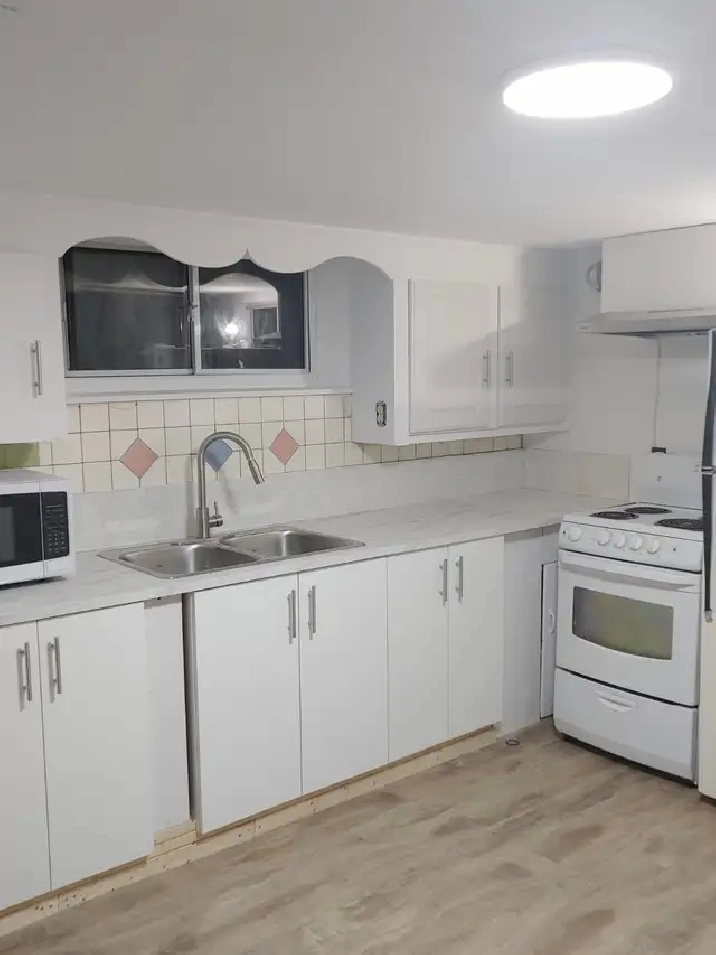 Furnished basement Bedroom for Rent Oct 1, Ossington&Dupont