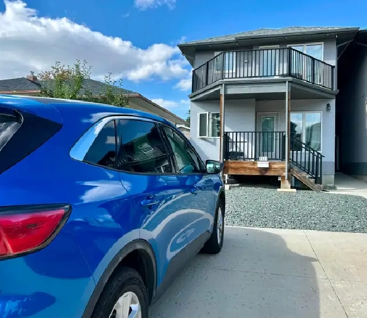 Female Luxury U of S student 1 Bed Apartment $875