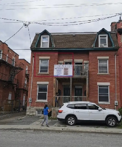 University Ottawa room for lease, 750 per month including all