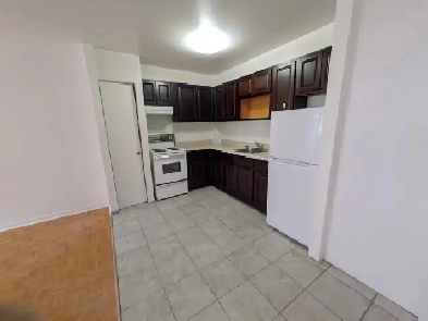 BEAU GRAND 3½, CDN près Hôpital Juif,HEC,DISPONIBLE