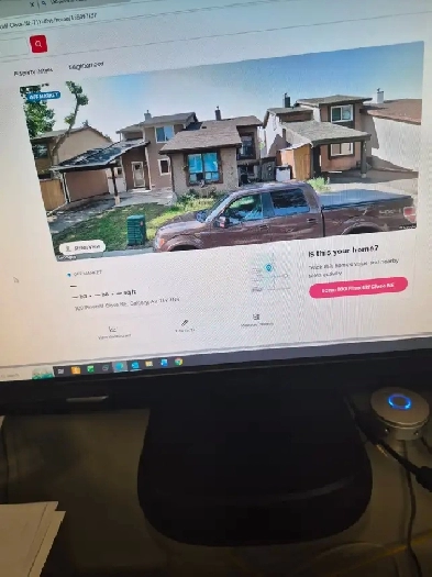 Pineridge 3 bedroom bi level 2 full baths $1600.