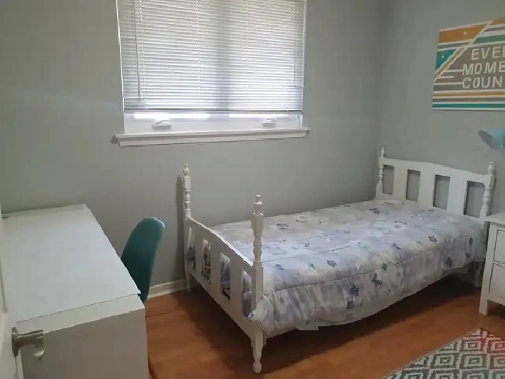 Stunning Room For Rent!