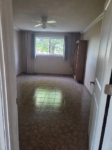 2 ROOM WALK IN /OUT BASEMENT  IN MALTON MISSISSAUGA.