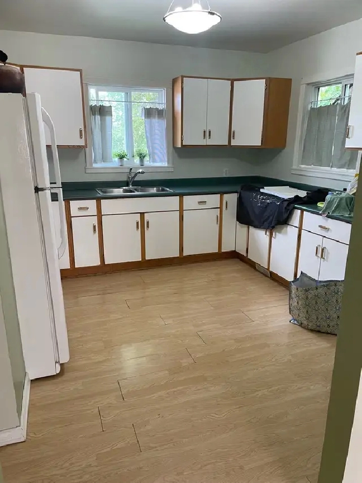 2 Bedroom house for rent upstairs