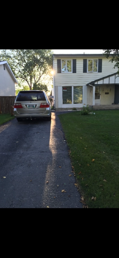 House for rent (204)805-0373