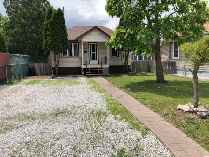 2 Bedroom House for Rent
