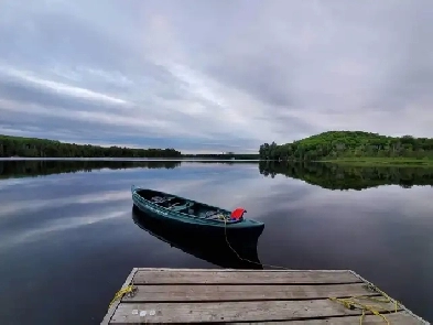 COTTAGE FOR RENT . BLACK LAKE 1000FT WATERFRONT. HALIBURTON .ONT