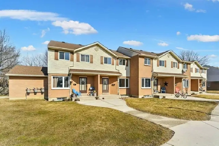 65 Fort St Tilbury ON N0P 2L0