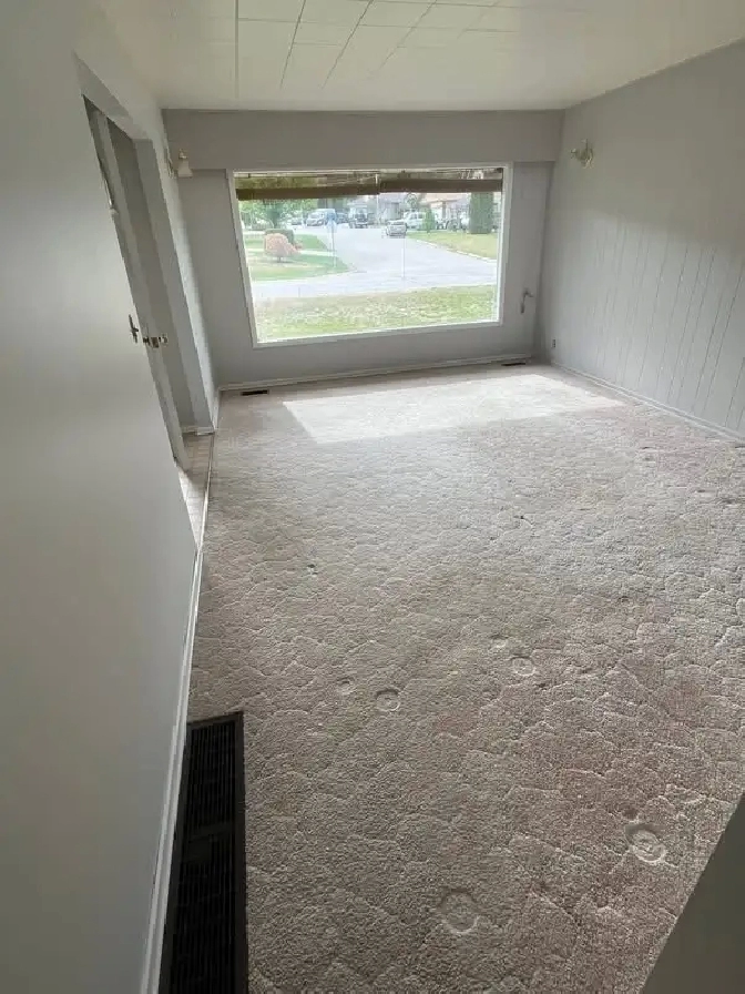 FURNISHED SPACIOUS UPDATED UPPER LEVEL  IN CASTLEGAR 2BED 1 BATH